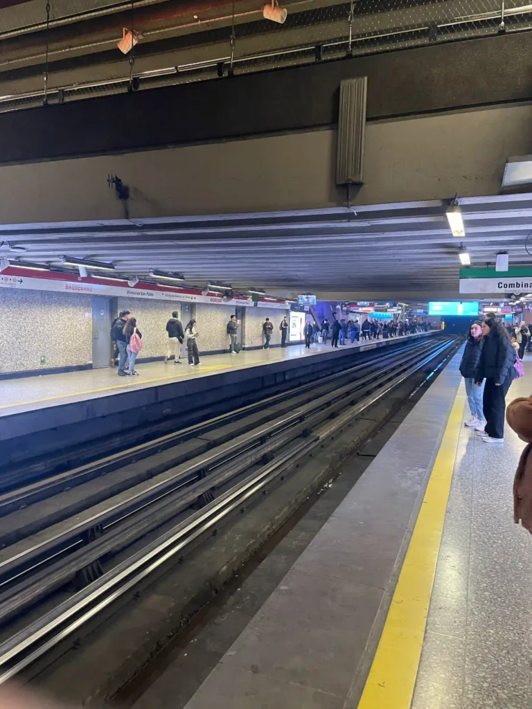 estação baquedano santiago chile